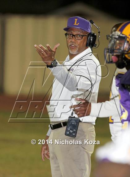 Thumbnail 1 in Warren vs. Lynwood photogallery.