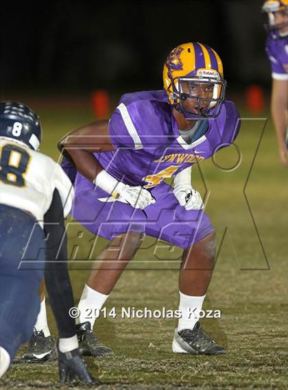 Thumbnail 1 in Warren vs. Lynwood photogallery.
