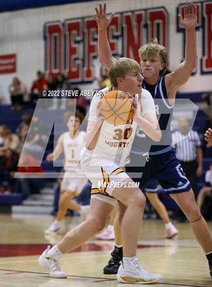 Thumbnail 2 in Valor Christian vs Rocky Mountain (Chaparral High School) photogallery.