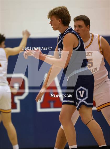 Thumbnail 3 in Valor Christian vs Rocky Mountain (Chaparral High School) photogallery.