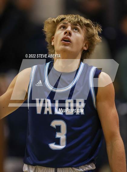Thumbnail 3 in Valor Christian vs Rocky Mountain (Chaparral High School) photogallery.