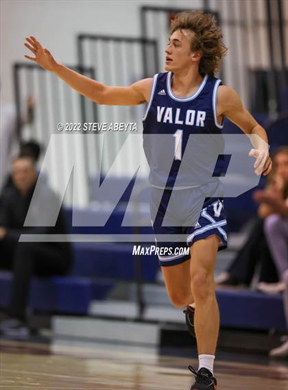 Thumbnail 3 in Valor Christian vs Rocky Mountain (Chaparral High School) photogallery.