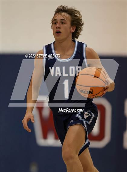Thumbnail 1 in Valor Christian vs Rocky Mountain (Chaparral High School) photogallery.