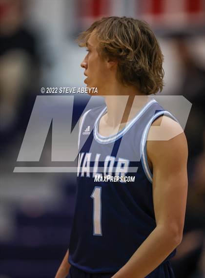 Thumbnail 1 in Valor Christian vs Rocky Mountain (Chaparral High School) photogallery.