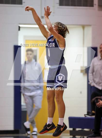 Thumbnail 2 in Valor Christian vs Rocky Mountain (Chaparral High School) photogallery.