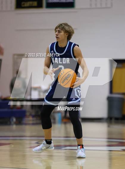 Thumbnail 3 in Valor Christian vs Rocky Mountain (Chaparral High School) photogallery.