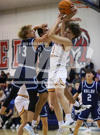 Thumbnail 2 in Valor Christian vs Rocky Mountain (Chaparral High School) photogallery.