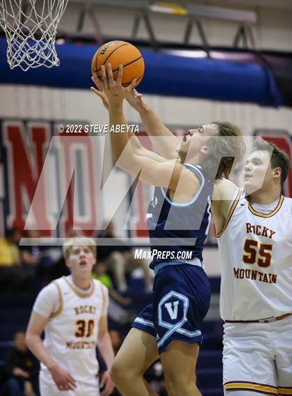 Thumbnail 2 in Valor Christian vs Rocky Mountain (Chaparral High School) photogallery.