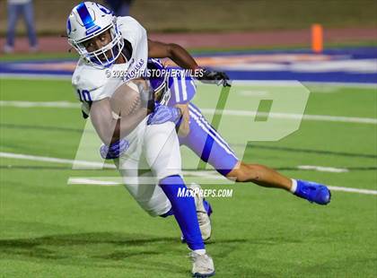 Thumbnail 1 in Lampasas @ Lake View (UIL 4A D1 Football Bi-District) photogallery.