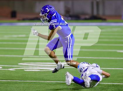 Thumbnail 3 in Lampasas @ Lake View (UIL 4A D1 Football Bi-District) photogallery.
