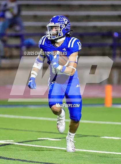 Thumbnail 2 in Lampasas @ Lake View (UIL 4A D1 Football Bi-District) photogallery.