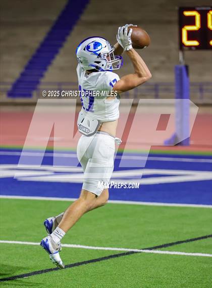 Thumbnail 3 in Lampasas @ Lake View (UIL 4A D1 Football Bi-District) photogallery.