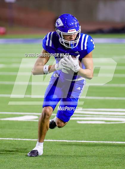 Thumbnail 1 in Lampasas @ Lake View (UIL 4A D1 Football Bi-District) photogallery.