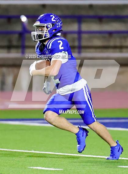 Thumbnail 3 in Lampasas @ Lake View (UIL 4A D1 Football Bi-District) photogallery.