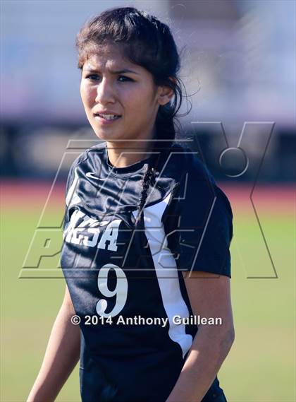 Thumbnail 2 in El Dorado vs. Costa Mesa photogallery.
