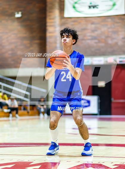 Thumbnail 2 in Northwood vs. Woodburn (Capitol City Classic) photogallery.