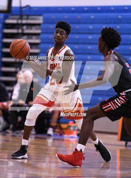 Thumbnail 1 in Orangewood Christian vs. Gateway (Cancer Awareness Classic) photogallery.