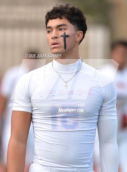 Thumbnail 1 in Mater Dei @ Bishop Gorman (MaxPreps Game Of The Week) photogallery.