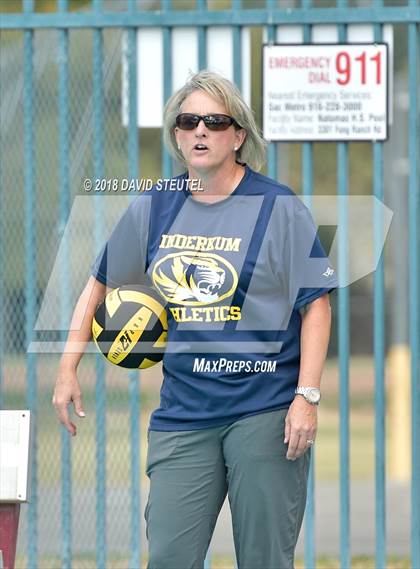 Thumbnail 2 in Antelope @ Inderkum photogallery.