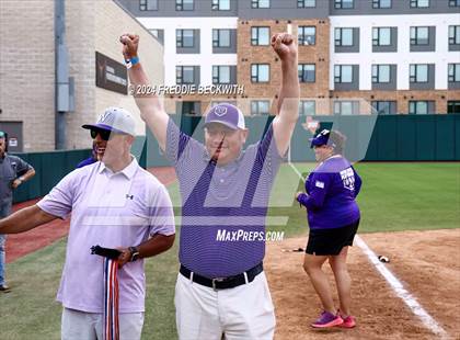 Thumbnail 1 in Weslaco vs. Midway (UIL 6A Softball Final) photogallery.
