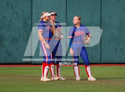 Thumbnail 3 in Weslaco vs. Midway (UIL 6A Softball Final) photogallery.