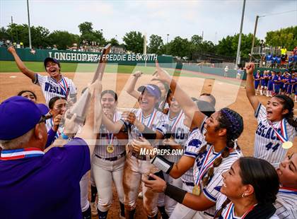 Thumbnail 3 in Weslaco vs. Midway (UIL 6A Softball Final) photogallery.
