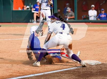 Thumbnail 2 in Weslaco vs. Midway (UIL 6A Softball Final) photogallery.