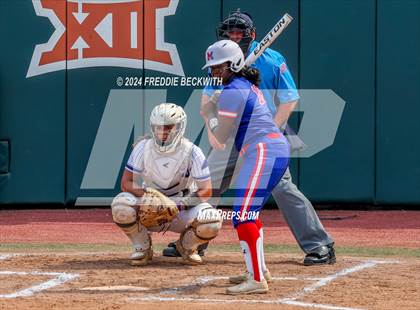 Thumbnail 2 in Weslaco vs. Midway (UIL 6A Softball Final) photogallery.