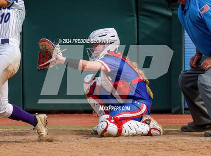 Thumbnail 3 in Weslaco vs. Midway (UIL 6A Softball Final) photogallery.