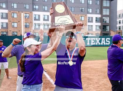 Thumbnail 3 in Weslaco vs. Midway (UIL 6A Softball Final) photogallery.