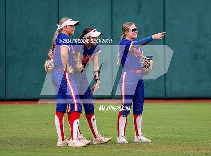 Thumbnail 3 in Weslaco vs. Midway (UIL 6A Softball Final) photogallery.