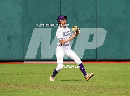 Thumbnail 1 in Weslaco vs. Midway (UIL 6A Softball Final) photogallery.