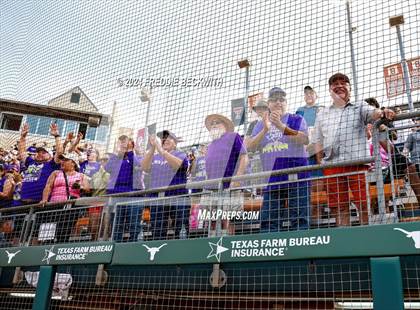 Thumbnail 1 in Weslaco vs. Midway (UIL 6A Softball Final) photogallery.