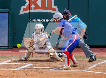 Thumbnail 2 in Weslaco vs. Midway (UIL 6A Softball Final) photogallery.