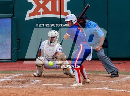 Thumbnail 2 in Weslaco vs. Midway (UIL 6A Softball Final) photogallery.