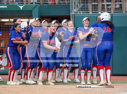 Thumbnail 3 in Weslaco vs. Midway (UIL 6A Softball Final) photogallery.