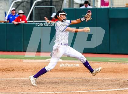 Thumbnail 3 in Weslaco vs. Midway (UIL 6A Softball Final) photogallery.