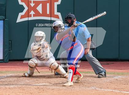 Thumbnail 3 in Weslaco vs. Midway (UIL 6A Softball Final) photogallery.