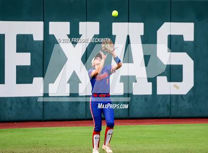 Thumbnail 3 in Weslaco vs. Midway (UIL 6A Softball Final) photogallery.