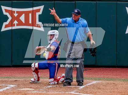 Thumbnail 3 in Weslaco vs. Midway (UIL 6A Softball Final) photogallery.