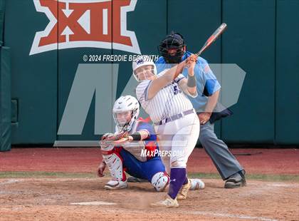 Thumbnail 2 in Weslaco vs. Midway (UIL 6A Softball Final) photogallery.