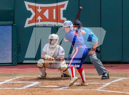 Thumbnail 3 in Weslaco vs. Midway (UIL 6A Softball Final) photogallery.