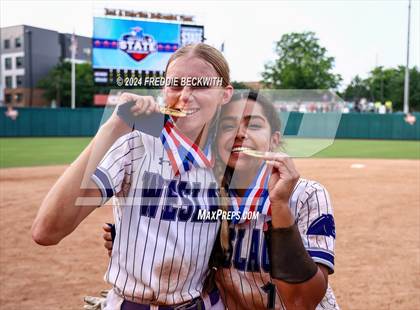 Thumbnail 3 in Weslaco vs. Midway (UIL 6A Softball Final) photogallery.