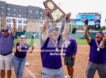 Thumbnail 3 in Weslaco vs. Midway (UIL 6A Softball Final) photogallery.