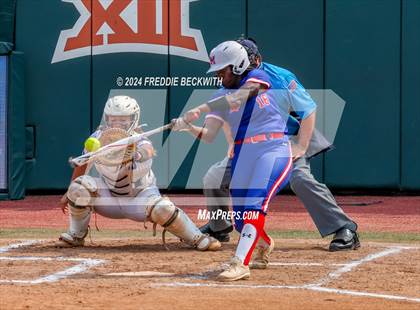 Thumbnail 3 in Weslaco vs. Midway (UIL 6A Softball Final) photogallery.