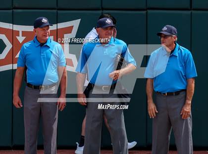 Thumbnail 2 in Weslaco vs. Midway (UIL 6A Softball Final) photogallery.