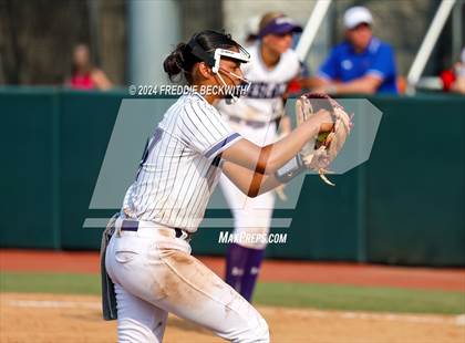 Thumbnail 3 in Weslaco vs. Midway (UIL 6A Softball Final) photogallery.
