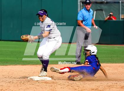 Thumbnail 2 in Weslaco vs. Midway (UIL 6A Softball Final) photogallery.