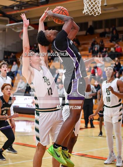 Thumbnail 1 in Rabun Gap-Nacoochee vs. Winston-Salem Christian (Kevin Brown Memorial Tournament of Champions) photogallery.