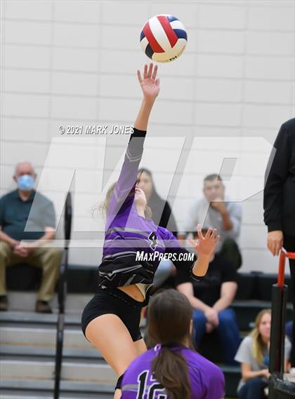 Thumbnail 3 in Arizona Lutheran Academy vs. Sedona Red Rock (AIA 2A Round 1 Playoff) photogallery.